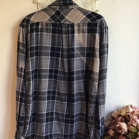 Top - Picture 2 of 4